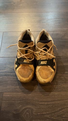 White Men's Size M 8.0 (W 9.0) Adult Nike Shoes (Used)