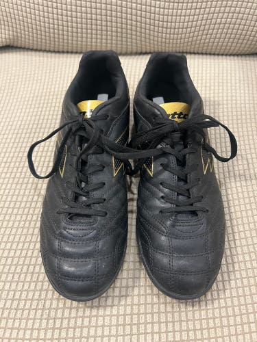 Unisex 6.5Y (Big Kids / Youth) Youth Lotto Shoes (Used)