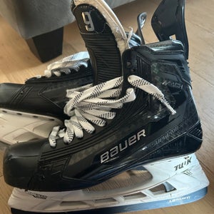 Jack Eichel Bauer Mach Supreme skates  R (10), L (9 3/4)