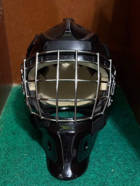 Senior Medium Bauer NME Goalie Mask (Used)