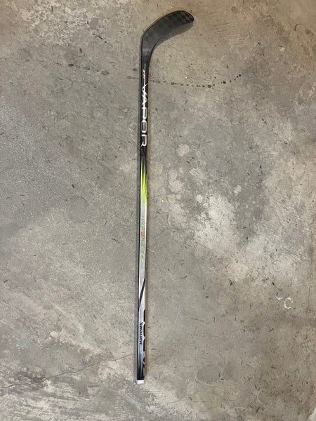 Intermediate Bauer Vapor Hyperlite 2 Left Hand Hockey Stick P28 (Used)