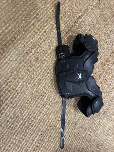 Small Adult Xenith Flyte Shoulder Pads (Used)
