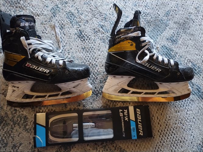 Bauer Supreme UltraSonic Hockey Skates Regular Width Size 6.5 (Used)