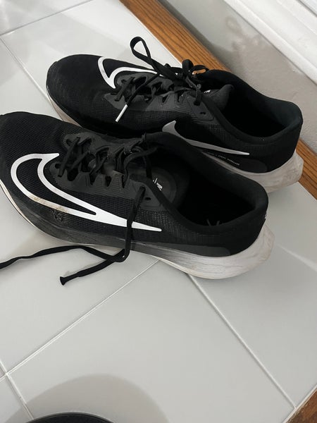 Men's Size M 11.0 (W 12.0) Adult Nike Shoes (Used) zoom fly 5