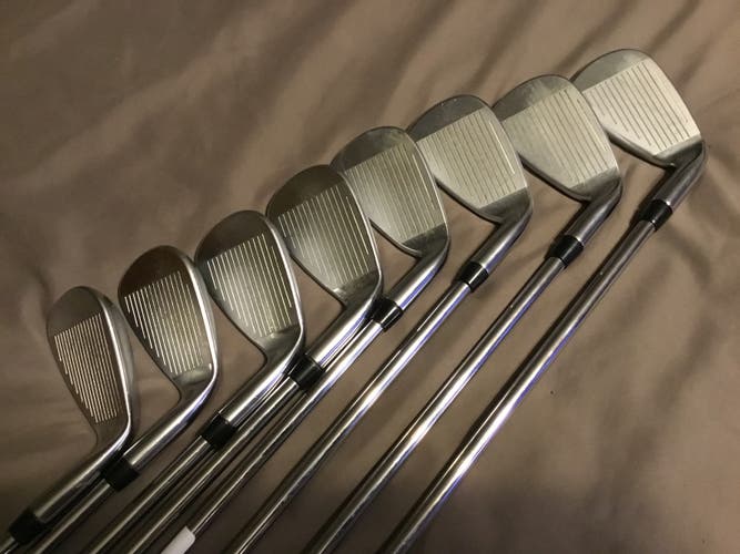 Men's Cobra King F7 One Length Left Hand Iron Set Regular Flex (8 Clubs) #4 - #9, PW, GW (Used)