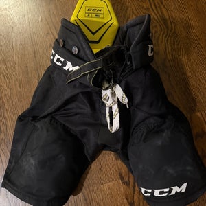 Junior Small CCM Tacks 9060 Hockey Pants (Used)