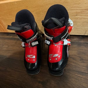 Mondo 18 & 18.5 Nordica Firearrow Team 2 Ski Boots (Used)
