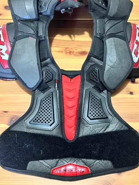 Men's CCM QuickLite LE Shoulder Pads - Small