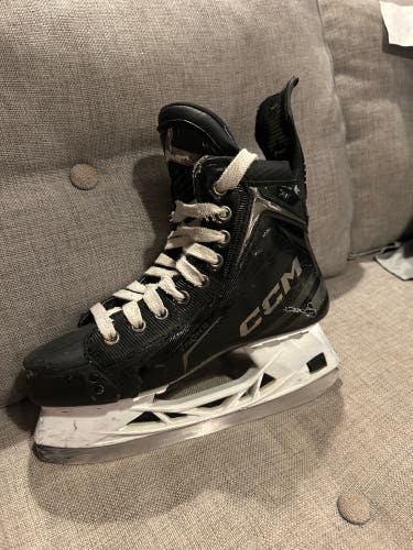 2024 CCM Tacks XF Pro Hockey Skates Wide Width Size 4.5 (Used)
