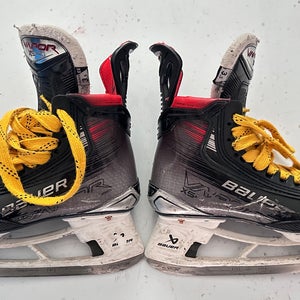 2023 Bauer Vapor X5 Pro Hockey Skates Extra Wide Width Size 3.5 (Used)