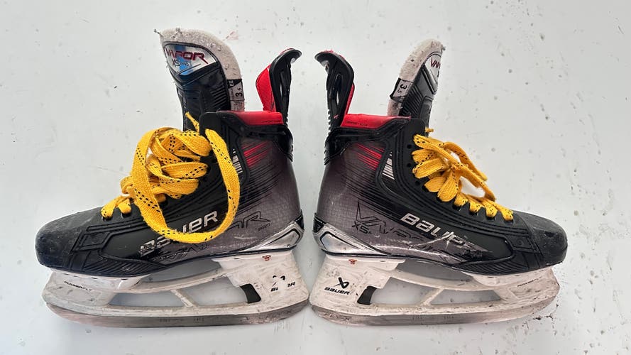 2023 Bauer Vapor X5 Pro Hockey Skates Extra Wide Width Size 3.5 (Used)