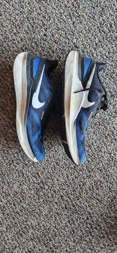 Size M 9.5 (W 10.5) Nike (Used)