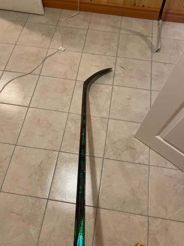 Pro Stock Custom Bauer Tracer  Patrick Kane Pro Curve