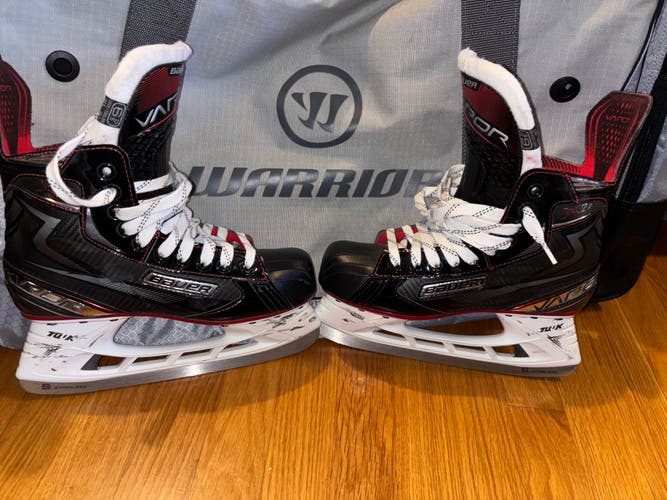 2019 Bauer Vapor X2.7 Hockey Skates Regular Width Size 6.5 (Used)