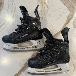 2024 Bauer Supreme Mach Hockey Skates Regular Width 6 (Used)