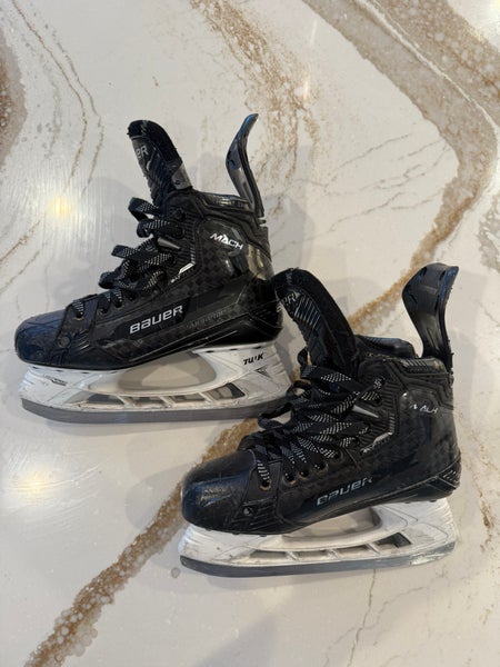 2024 Bauer Supreme Mach Hockey Skates Regular Width 6 (Used)