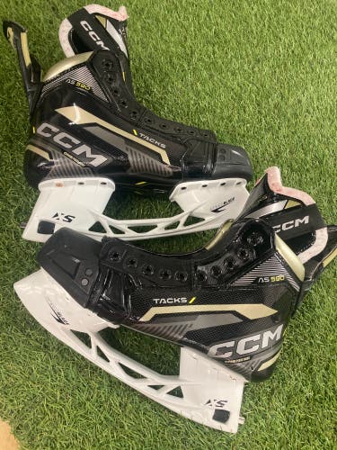 CCM Tacks AS-590 Hockey Skates | Size 8.5 (Wide)