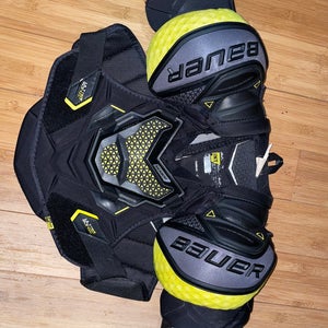 Medium Intermediate Bauer Supreme Ultrasonic Shoulder Pads (Used)