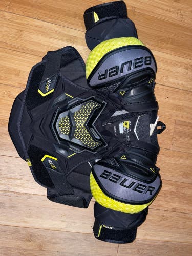 Medium Intermediate Bauer Supreme Ultrasonic Shoulder Pads (Used)