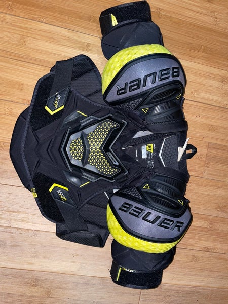 Medium Intermediate Bauer Supreme Ultrasonic Shoulder Pads (Used)