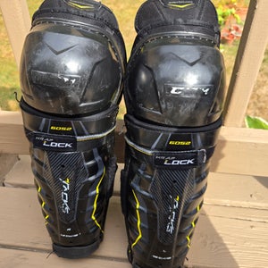 Junior CCM Tacks 13" Shin Pads (Used)