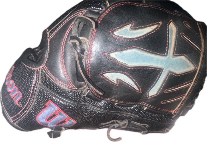 2025 Wilson A2000 RH Pitcher's Baseball Glove 12" (Used)