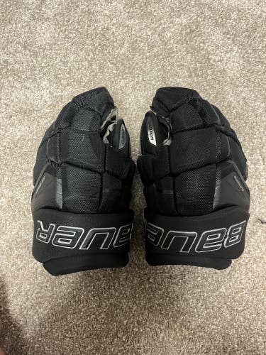 Bauer Supreme Ultrasonic Gloves 13" (Used)