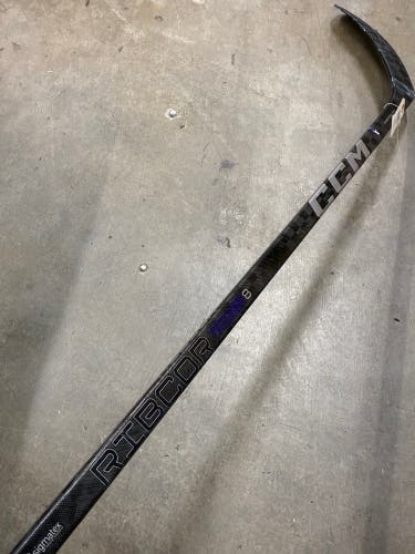 Junior CCM Ribcor Trigger 8 Hockey Stick Right Handed (Used)