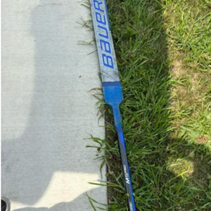 Senior Bauer M5 pro Regular Goalie Stick 27" Paddle (Used)