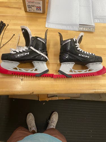 USED CCM AS550 Hockey Skates (SR- 9)