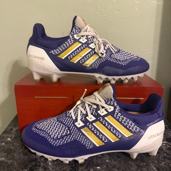 Men's Size M 11.5 Adidas Ultra Boost Cleats Cleats Washington Husky PE (Used)