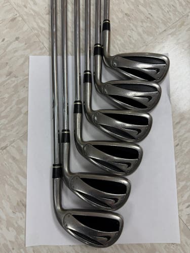 Men's 2005 Nike Slingshot Right Handed Iron Set Regular Flex 6 Pieces Steel Shaft (Used)