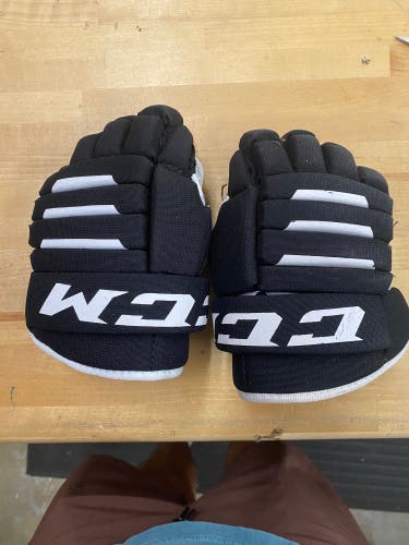 USED CCM Tacks 4R2 Gloves 9"