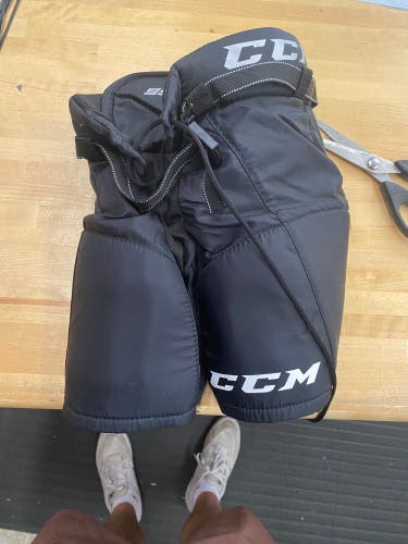 USED Youth Small CCM 9550 Pants