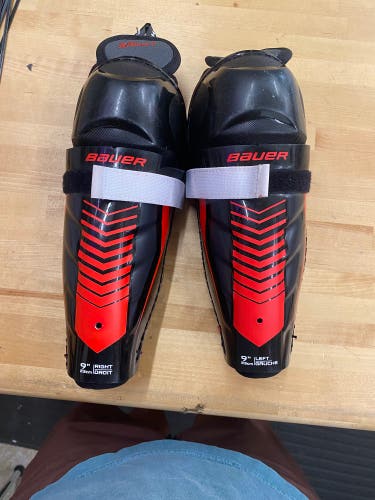 USED Bauer Lil’ Sport 9" Shin Pads
