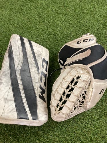 White Youth CCM Eflex 3.5 Goalie Gloves & Blockers Regular (Used)