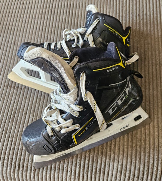 CCM Super Tacks 9370 Hockey Goalie Skates Regular Width 8.5 (Used)