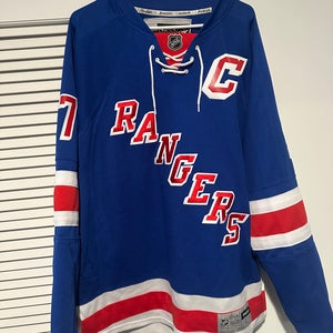 Blue Large Men's Reebok Jersey (Used)