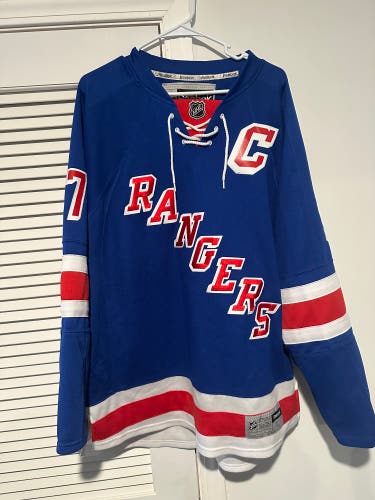 Blue Large Men's Reebok Jersey (Used)