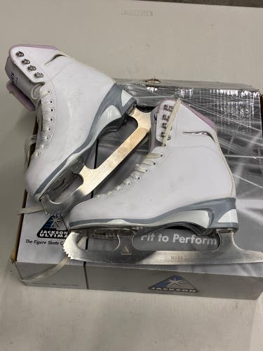 White Jackson Ultima Figure Skates Adult 9 (New)
