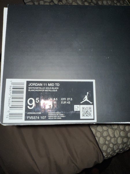 Unisex Size M 9.5 (W 10.5) Jordan Molded Cleats (Used)