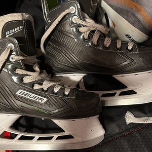 Bauer XLS Hockey Skates Size 3.5 (Used)