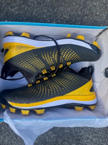 Black Men's Size M 6.5 (W 7.5) Youth Boombah Molded Cleats Cleats (New)