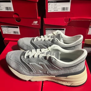 997R Gray Men's Size M 11.0 (W 12.0) Adult New Balance Shoes (New)