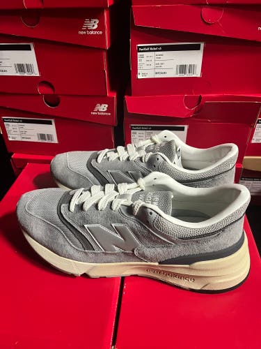 997R Gray Men's Size M 11.0 (W 12.0) Adult New Balance Shoes (New)