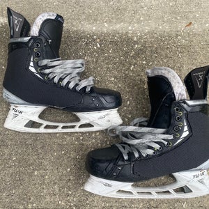 Bauer Vapor HyperLite Pro Stock / Size 9