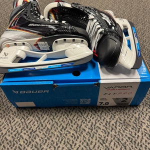 Bauer Vapor FLYPRO Hockey Skates 7 (New) Fit 2