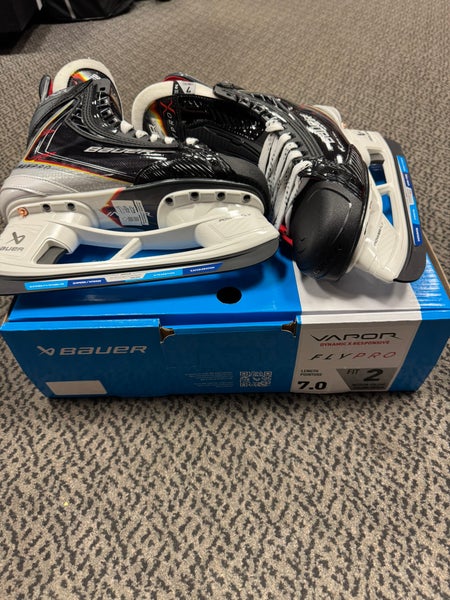 Bauer Vapor FLYPRO Hockey Skates 7 (New) Fit 2