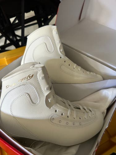 Edea Ice Fly Figure Skates Size 255 C White Women Made in Italy With Box