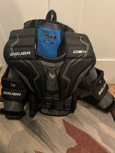 Small 2023 Bauer GSX Goalie Chest Protector (Used)